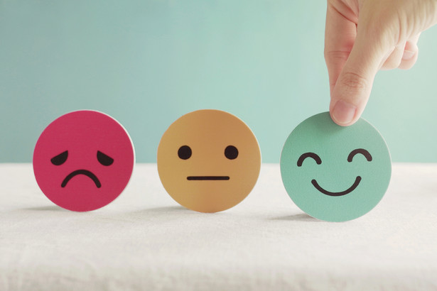 zdrowie psychiczne pracowników psychika nastrój samopoczucie złość stres uśmiech radość zadowolenie psychologia