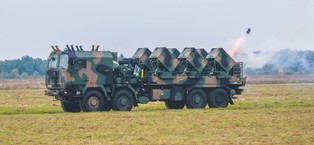 Polska niewiele robi, żeby jej rubieże były trudne do sforsowania przez regularne wojsko