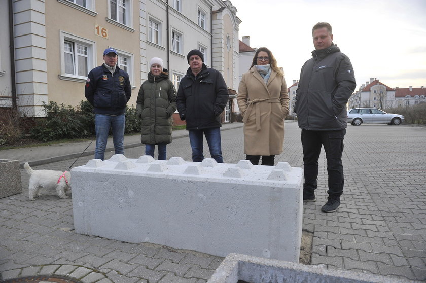 Olsztyn: Wspólnoty mieszkaniowe walczą, a mieszkańcy nie mogą parkować