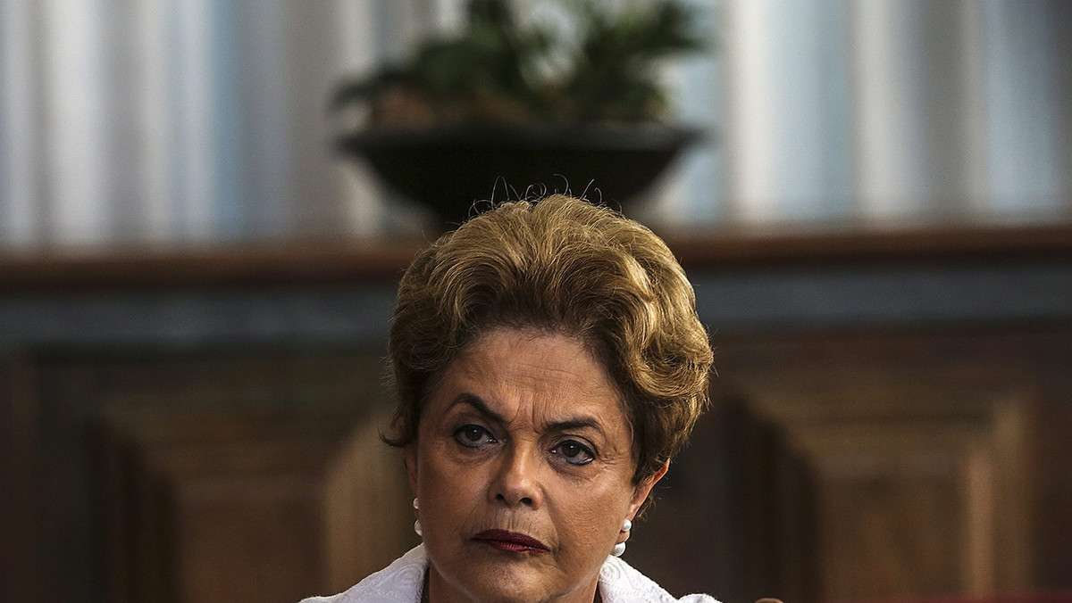 Senat Brazylii przegłosował w środę impeachment zawieszonej w obowiązkach prezydent Dilmy Rousseff, oskarżonej o ukrywanie złego stanu finansów publicznych; za jej odwołaniem głosowało 61 senatorów, przeciw było 20.