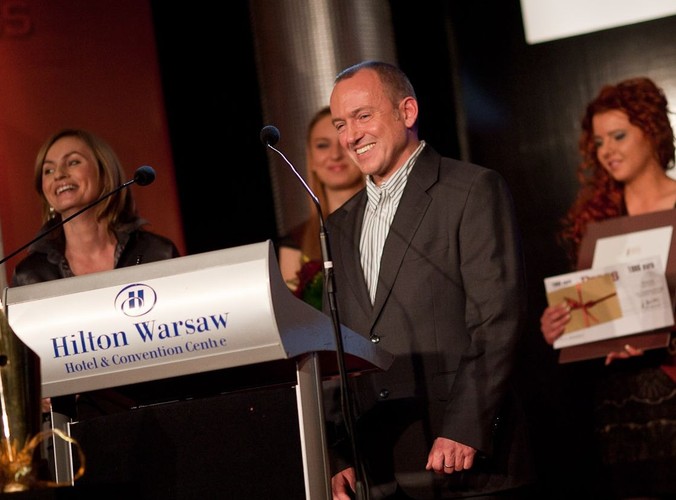 W kategorii News wygrała pierwsza korespondencja Wiktora Batera dla Polsat News o katastrofie prezydenckiego samolotu w Smoleńsku. Bater pierwszy przekazał informację o wypadku Tu-154