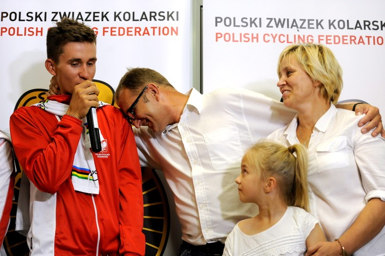 Michał Kwiatkowski wrócił do kraju. Tak powitano mistrza świata!