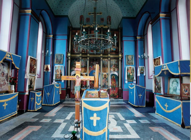 Na poklonjene ikonama u crkvi u Zvečkoj dolaze mnogi koji se bezuspešno leče