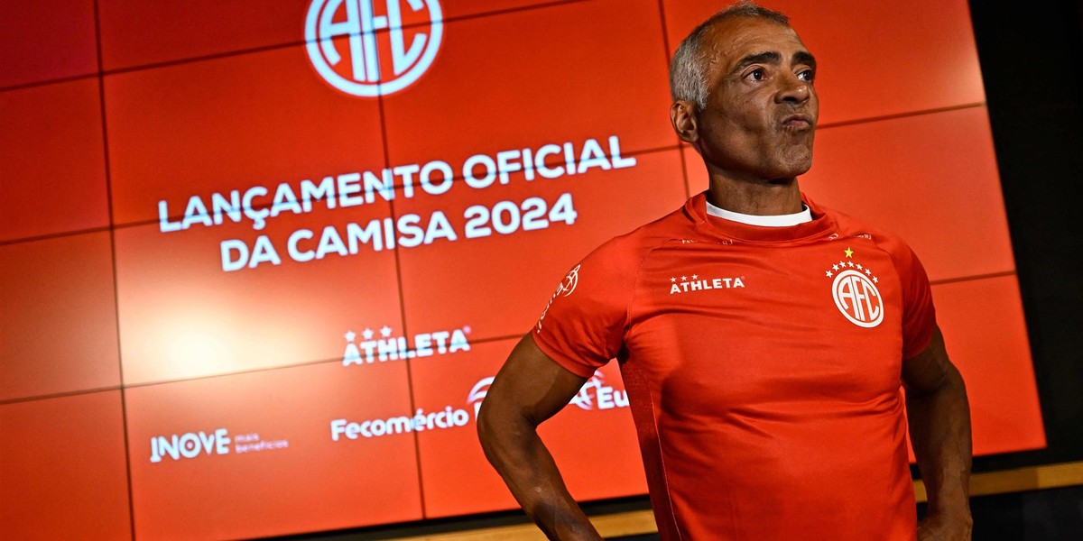 Romario na prezentacji America RJ przed sezonem.