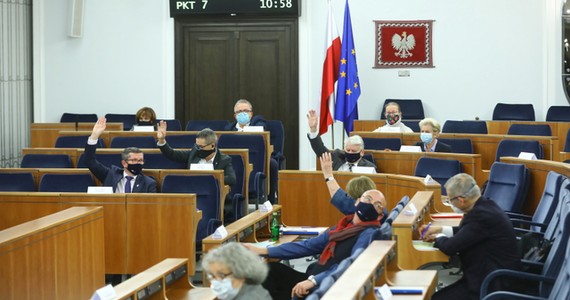 Senat pracuje nad nowelizacją tzw. Ustawy Covid.  Poważne starcie w Senacie
