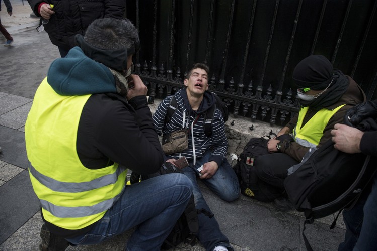 Członkowie tzw. ruchu 'żółtych kamizelek'