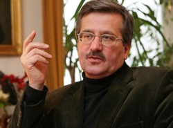 Komorowski: Prezydent nie może nic kazać