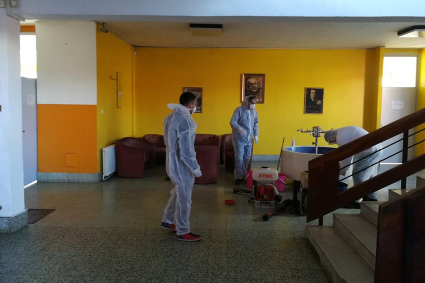 U toku dezinfekcija škole "Branko Ćopić"