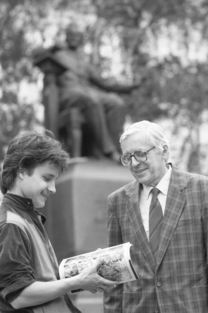 Aleksej Sultanov sa učiteljem