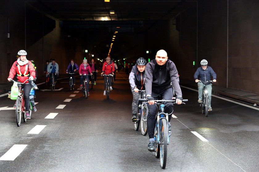 Rowerzyści świętowali 3 rocznicę otwarcia tunelu pod Martwą Wisłą