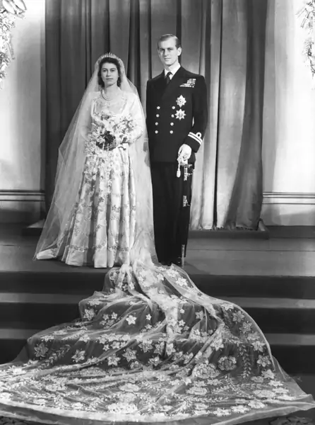 Królowa Elżbieta II i książę Filip / Hulton Deutsch / GettyImages