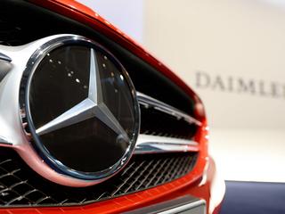 Mercedes Daimler logo
