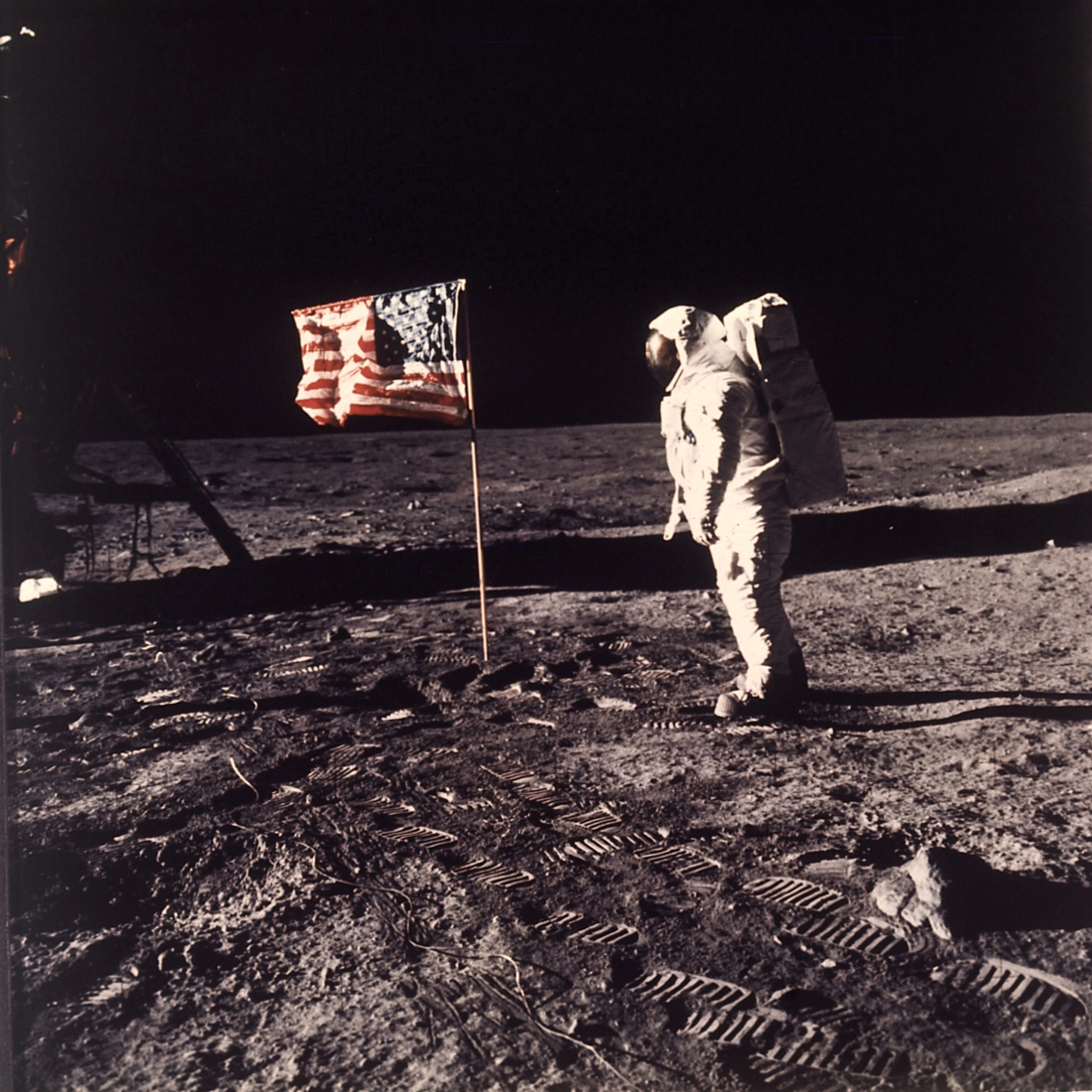 Lądowania na Księżycu nie było? Teorie spiskowe dotyczące misji Apollo 11 -  Dziennik.pl