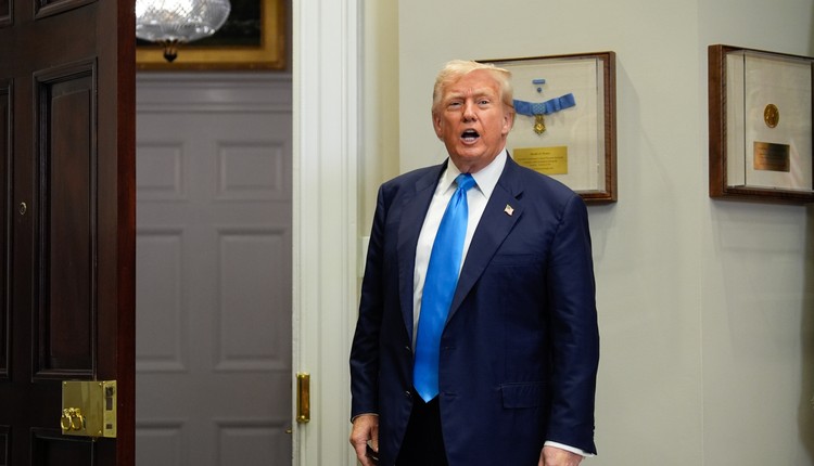 Donald Trump obsypał obelgami wysokiego urzędnika. To głupi nieudacznik"