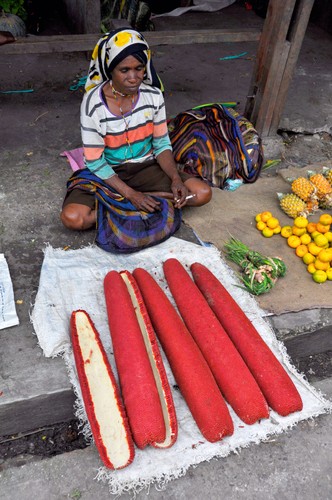 Fotografia z książki 'Wyspy niedokończone. Indonezja z bliska' / fot. Tadeusz Biedzki