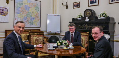 Kamiński i Wąsik serdecznie powitani przez prezydenta. Co za gesty [ZDJĘCIA]