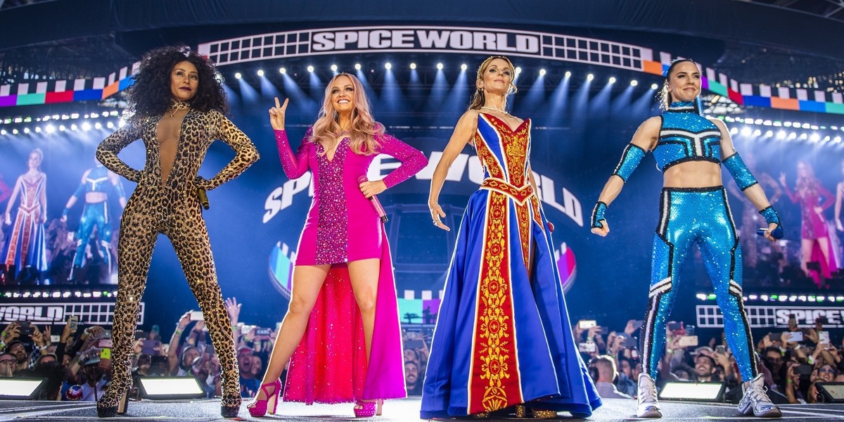 Zespół Spice Girls występował kilkukrotnie po 2000 roku. Także w latach, w których Mel B była ofiarą przemocy domowej.