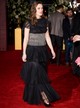 Keira Knightley a The Aftermath című új filmjének premierjén egy álomszép Chanel ruhában érkezett. A héten elhunyt Karl Lagerfeld egyik kedves sztárja korábban a divatház arca is volt