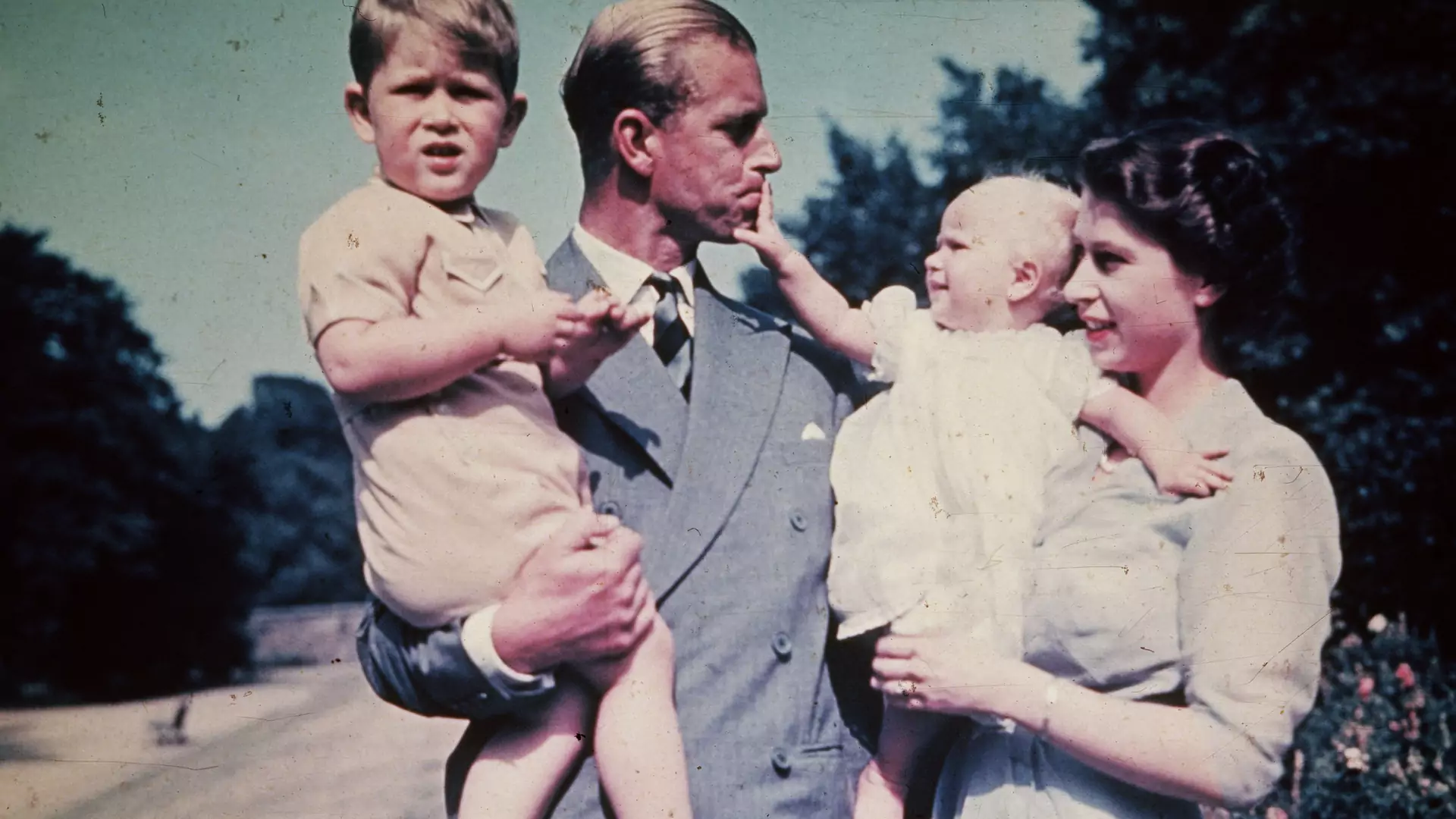 Jak książę Filip wyglądał w młodości? Galeria zdjęć