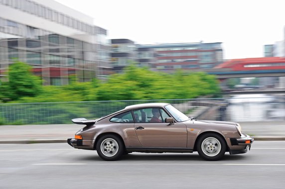 Porsche 911 Carrera 3.2 - 8,6 l/100 km