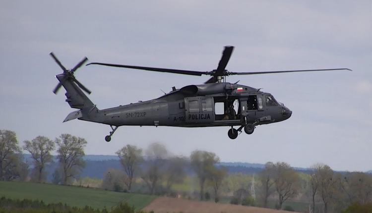 Pancerne pojazdy i Black Hawk w akcji. CBŚP rozbiło fabrykę kryształu"