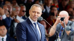 szokujące wyniki sondażu. tak polacy oceniają, czy karol nawrocki speł