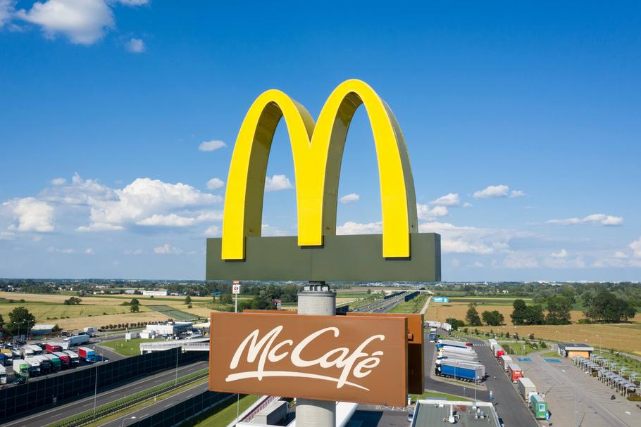 McDonald's chce w ciągu trzech lat otworzyć w Polsce 120 nowych restauracji. Powstawać będą m.in. na miejscach obsługi pasażerów wzdłuż sieci dróg ekspresowych
