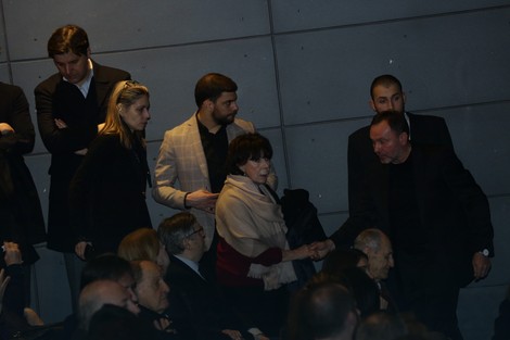 Seka Sablić, pored koje sedi Radoslav Zelenović i dva mesta dalje Vlasta Velisavljević