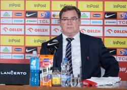 Jan Urban szykuje sensacyjne powołanie do kadry. To on będzie największym wygranym zmiany selekcjonera