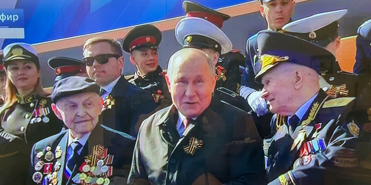 Władimir Putin w czasie defilady z okazji rosyjskiego dnia zwyciestwa