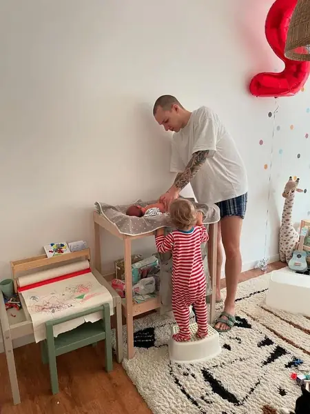 Jan Kociołek z dziećmi