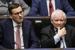 Mateusz Morawiecki i Jarosław Kaczyński w Sejmie