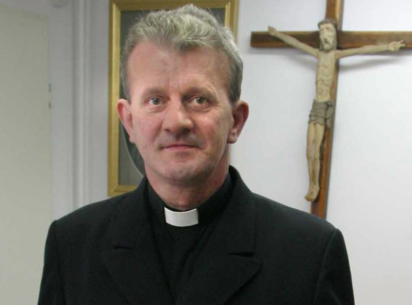 Proboszcz parafii garnizonowej w Wałczu, ks. Zbigniew Kłusek