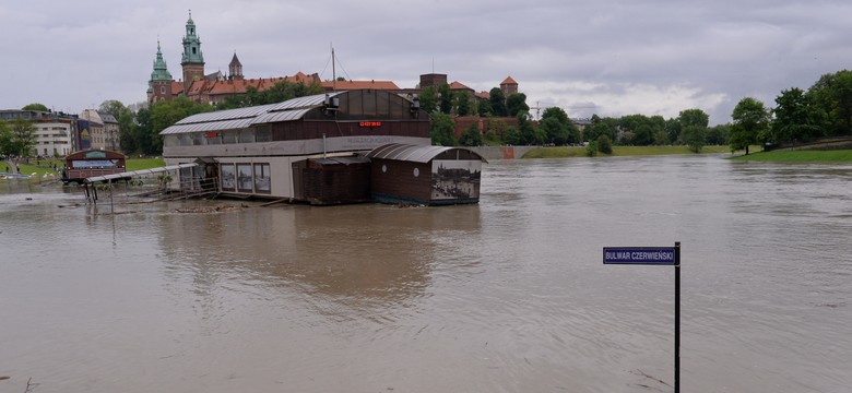 IMGW: Sytuacja hydrologiczna uspokaja się. PROGNOZA NA WTOREK [AKTUALIZACJA]