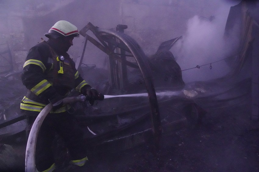 Požar nakon ruskog granatiranja Harkova, Ukrajina, 4. maj