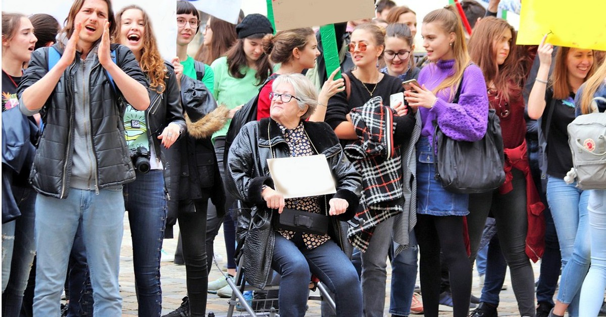 Metropolie młodych i starzejąca się błyskawicznie Polska powiatowa. Demografia uderza w wioski i miasteczka