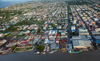 Uczennica w Gujanie podpaliła szkołę w odwecie za odebranie komórki. Zginęło 19 osób