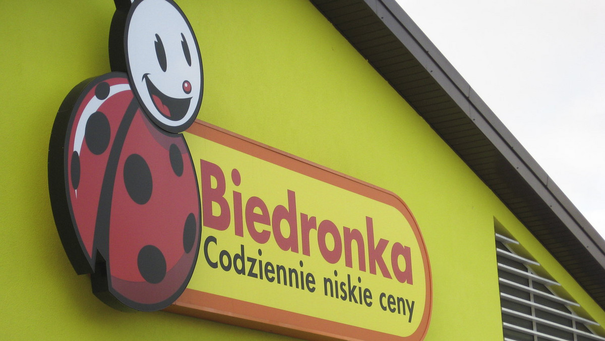 Olsztyn: klient znalazł robaka w oliwkach z Biedronki