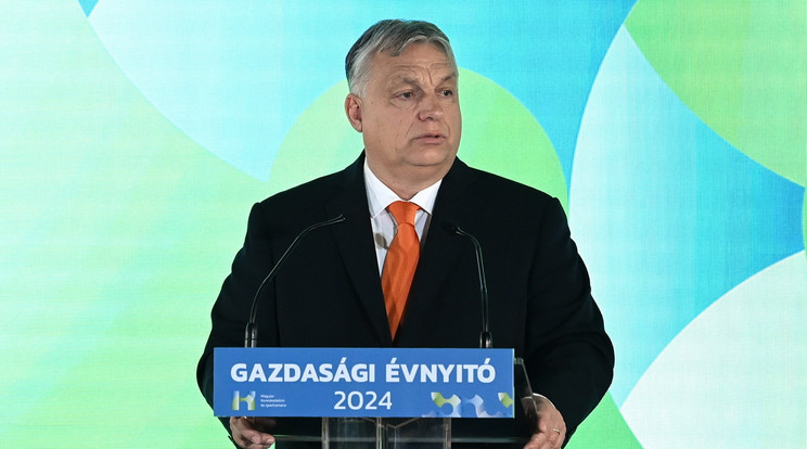 Furcsán rekedt volt Orbán Viktor hangja / Fotó: MTI/Máthé Zoltán