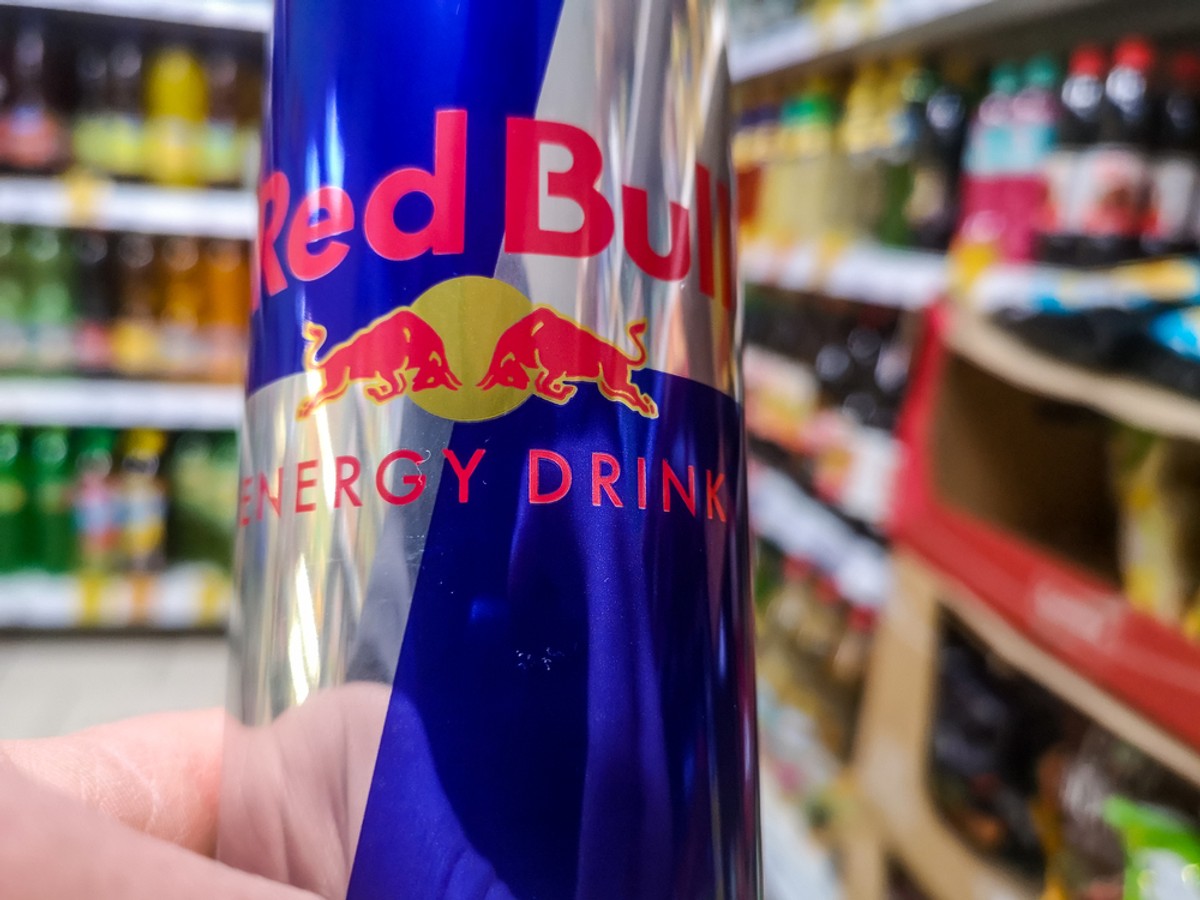 Pij energetyki, będziesz wiecznie młody? Jeśli jesteś robakiem, myszą lub małpą – to tak