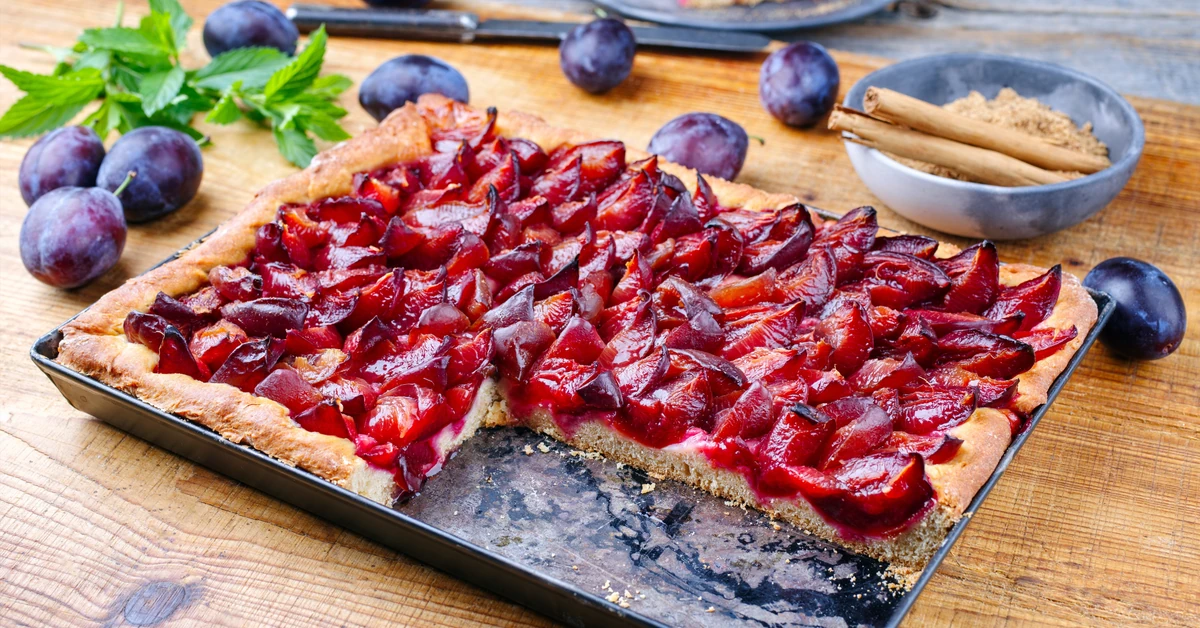 Teraz czas na śliwki! Sezonowe inspiracje i trzy przepisy, które musisz wypróbować [przepisy]