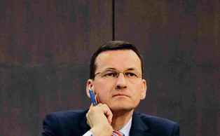 Morawiecki: elektryczna mobilność kołem zamachowym polskiej gospodarki
