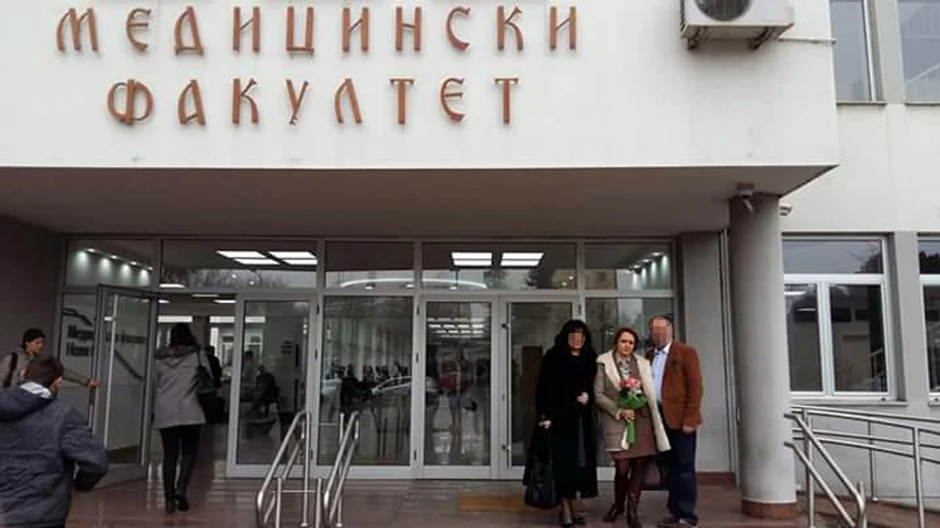 Višnja je sa roditeljima čak obeležila navodno diplomiranje iako je narpravila lažni dokument o svršenim studijama