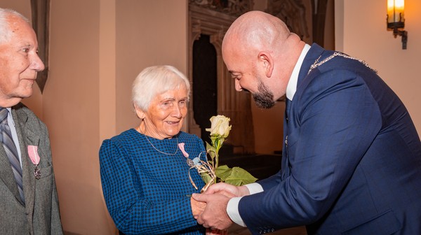 Medale wręcza prezydent Wrocławia