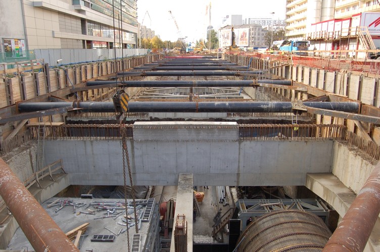 Budowa II linii metra w Warszawie. Stacja Rondo ONZ (4). 26.10.2012 Fot. Materiały prasowe