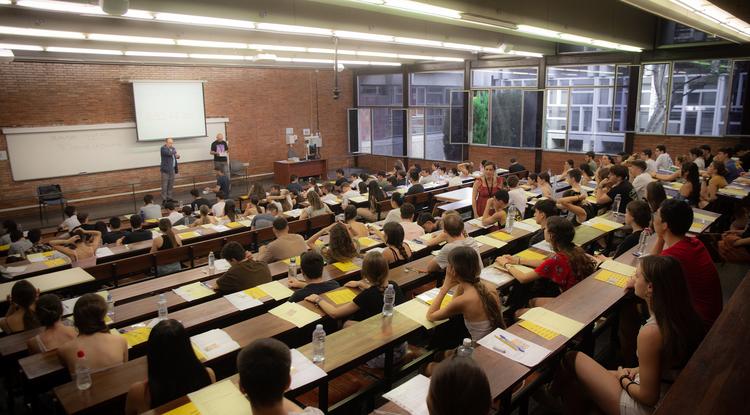 Diákok egy barcelonai egyetemen