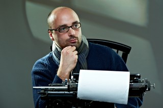 Jak zarobić na nauce pisania książek - niszowa usługa cieszy się coraz większym wzięciem