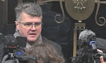 Wielka awantura przed Sejmem. Wąsik nie wytrzymał. Zaatakował dziennikarza TVN. Tak go nazwał
