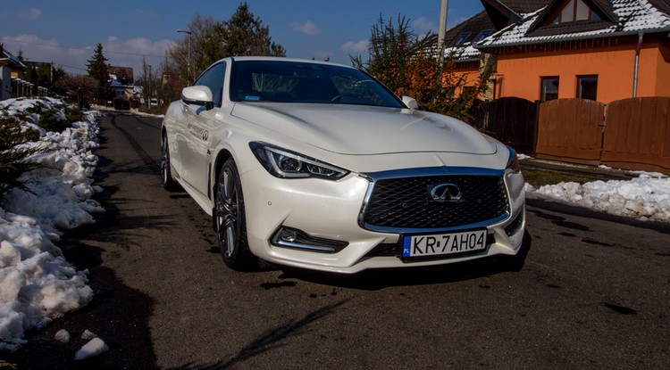 Infiniti Q60S