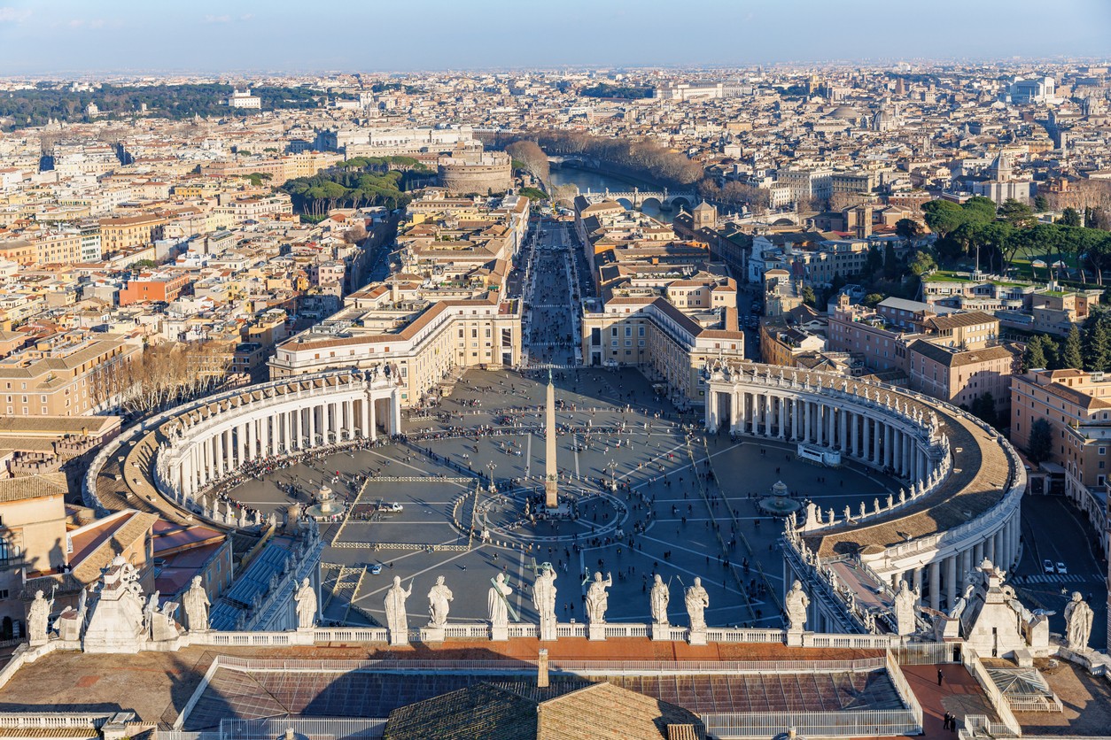 Námestie sv. Petra vo Vatikáne.